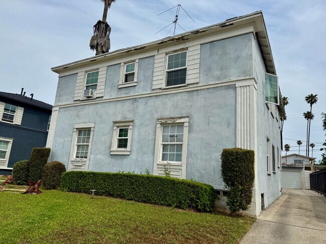 Building Photo - 1624 S Bronson Ave