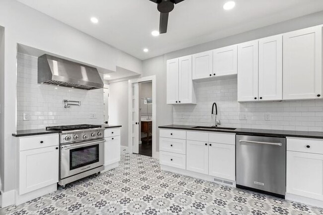 Building Photo - Stunningly Remodeled 1905 Beauty w/ AIR CO...