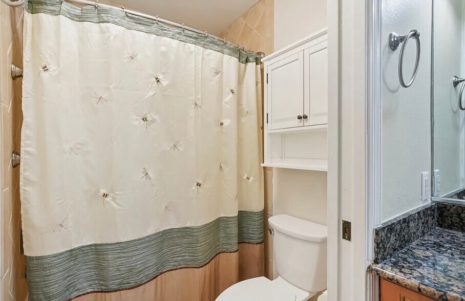 Building Photo - 2400 Feather Sound Dr