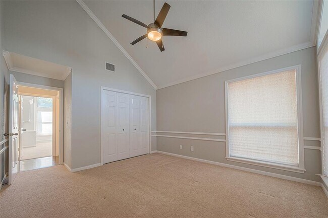 Building Photo - 15714 Sylvan Lake Dr
