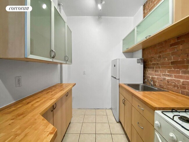 Building Photo - 503 W 148th St