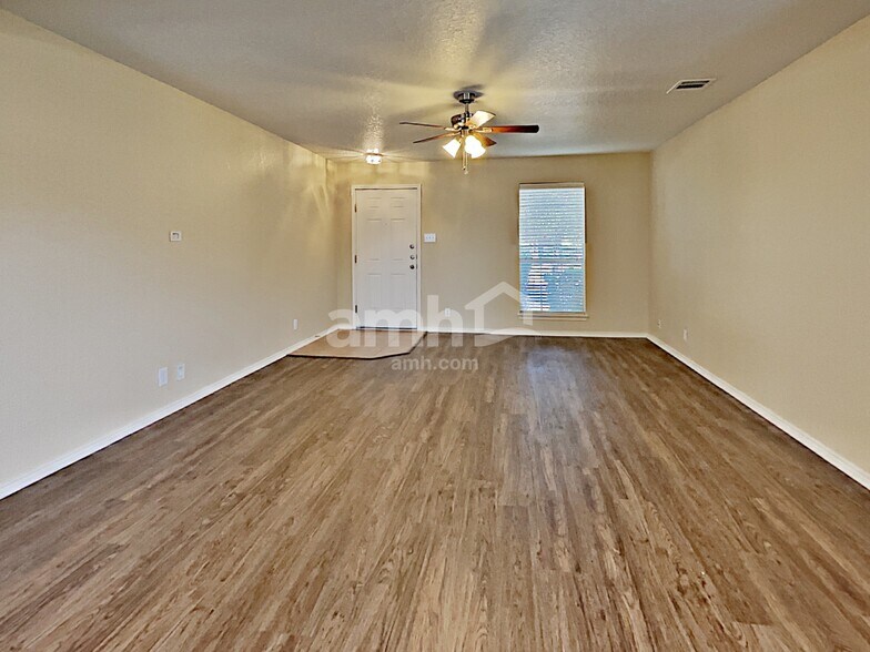 Building Photo - 7206 Calypso Dawn