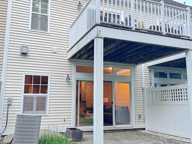 Building Photo - 54 Fairways Dr