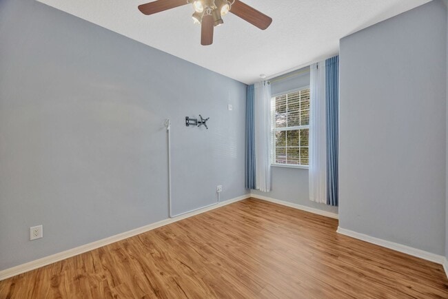 Building Photo - 10414 Tulip Field Way