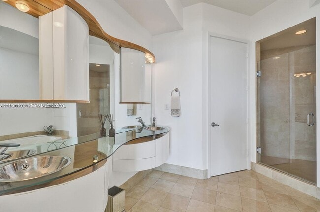 Building Photo - 18101 Collins Ave