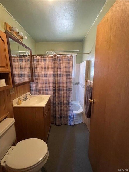 Building Photo - 624 E Big Bear Blvd