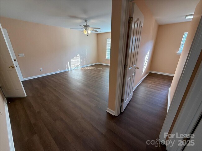 Building Photo - 11042 Woods Corner Ct