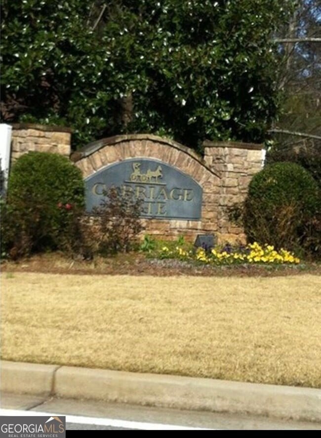 Building Photo - 221 Polo Ln