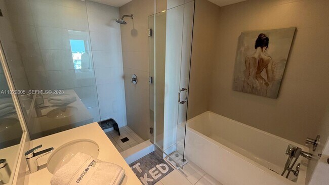 Building Photo - 501 NE 31st St