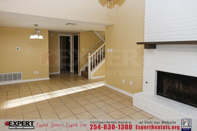 Building Photo - 1235 Royal Crest Dr