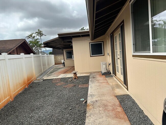 Building Photo - Spacious, 4 bedroom 2 bath single family home in Mililani! *First showing on Monday, January 5th ...