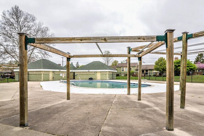 Building Photo - 2655 Whitewood St
