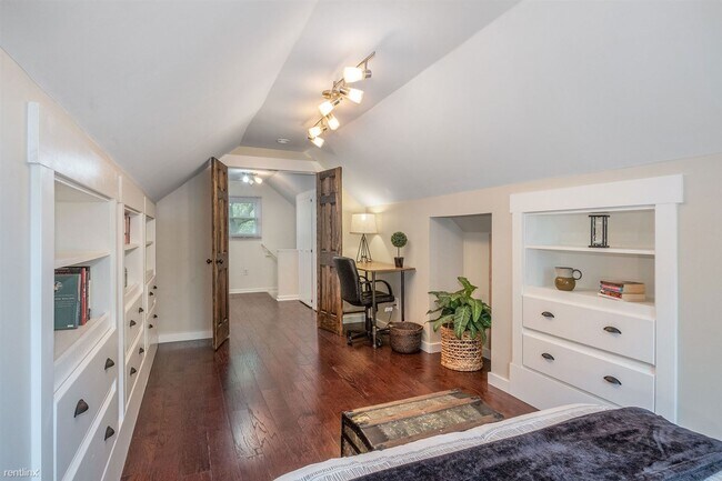 Building Photo - 4 br, 2 bath House - 809 Hillcrest Drive