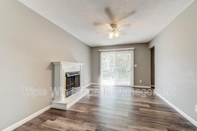 Building Photo - 2250 Spoonwood Dr