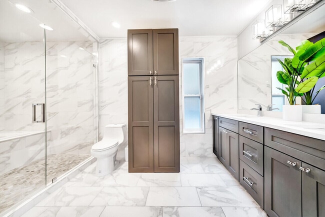 Building Photo - 864 Appleby St