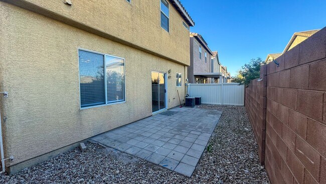 Building Photo - 3 bed, 2.5 bath, 1,746 sq ft home in southwest Las Vegas