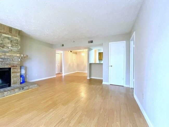 Building Photo - 10555 Turtlewood Ct