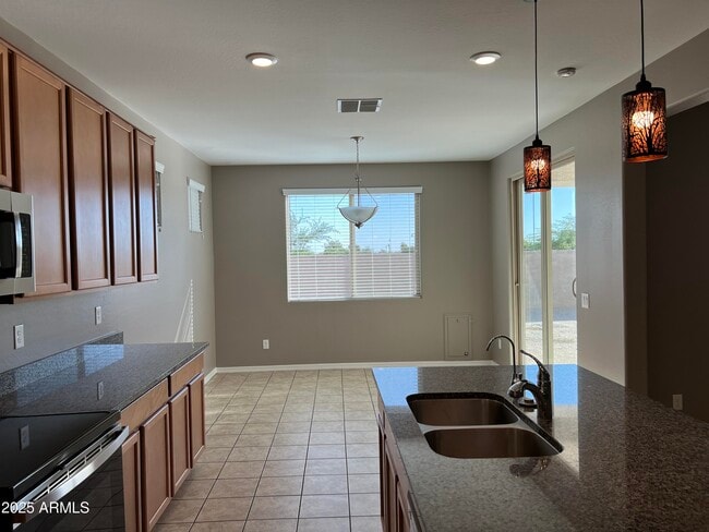 Building Photo - 19955 W Heatherbrae Dr