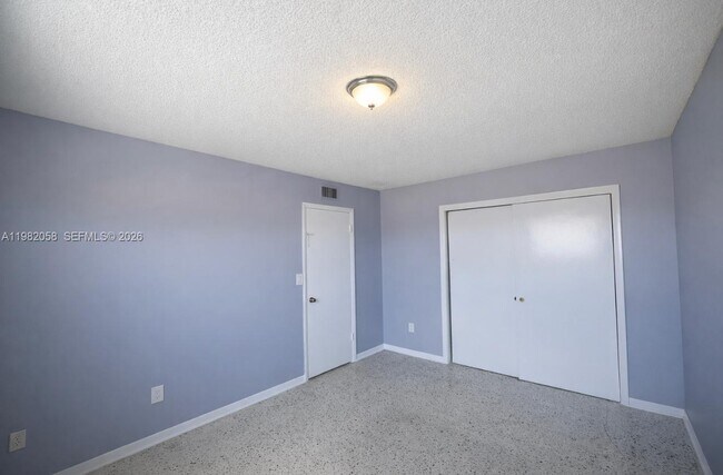 Building Photo - 2315 W Okeechobee Rd