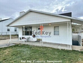 Building Photo - 3rd St Duplex