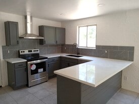 Building Photo - 2520 W Vista Ave