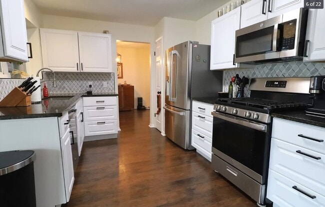 Building Photo - 5811 Bear Lake Dr