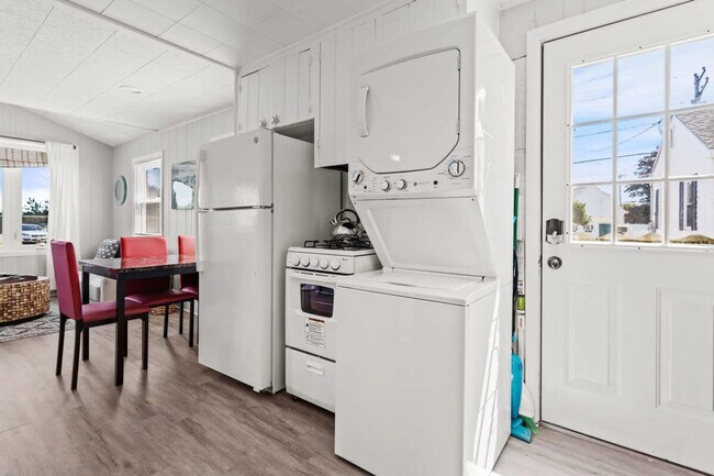 Building Photo - 71 Church St