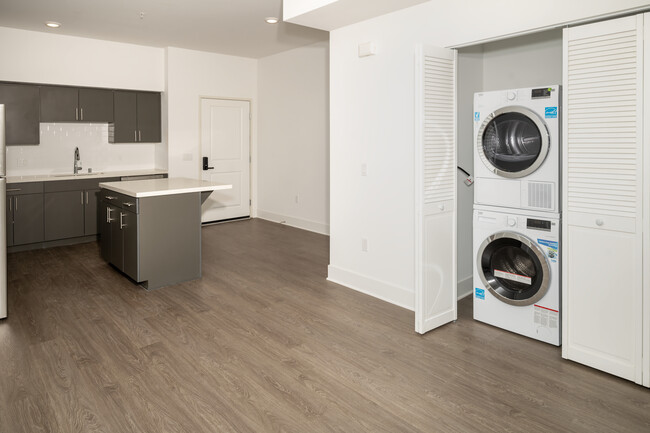 Floorplan - Hollywood Flats