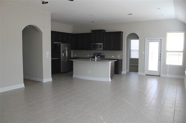 Building Photo - 400 Blue Waterleaf Ln