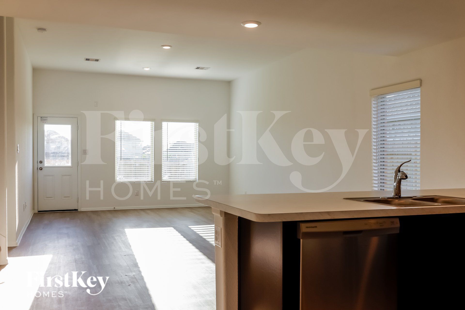 Building Photo - 437 Maple Bnd Ln