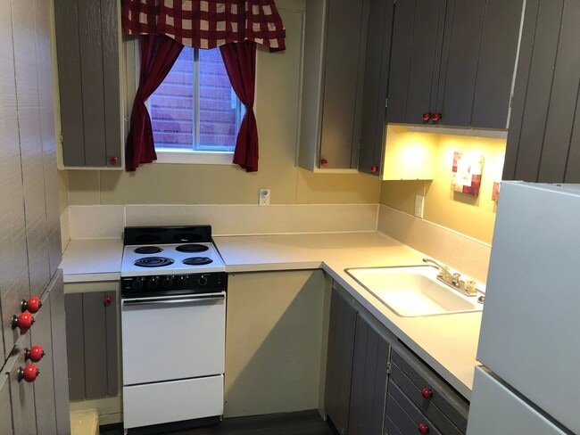 Building Photo - Cute one bedroom apartment!