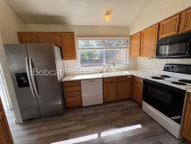 Building Photo - 4123 Sweetwater Dr