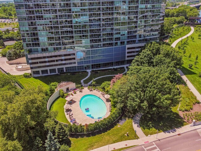 Building Photo - 1 Miranova Pl