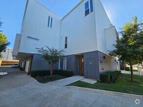 Building Photo - Minutes from Downtown, Uptown, Henderson, ...