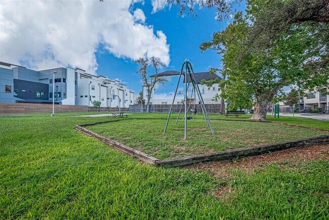 Building Photo - 1606 Colorado St