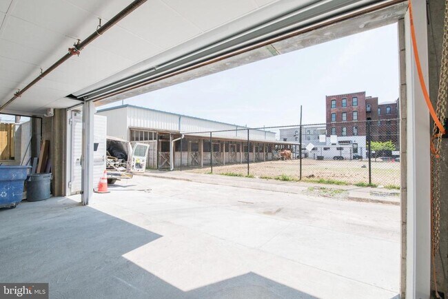 Building Photo - 1633 N 2nd St