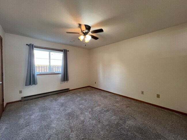 Building Photo - Cozy 1-Bed, 1-Bath Main Level Apartment Wa...