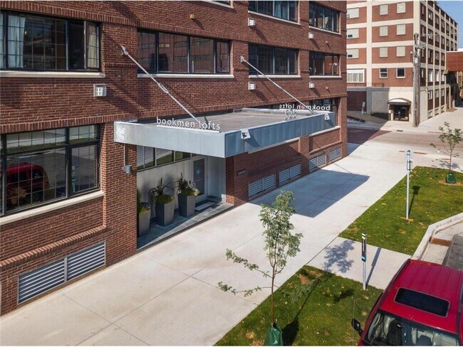Building Photo - 525 N 3rd St