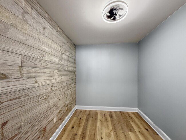 Building Photo - 2049 Porte Deleau Ct