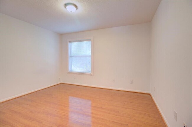 Building Photo - 1226 Rabbs Crossing