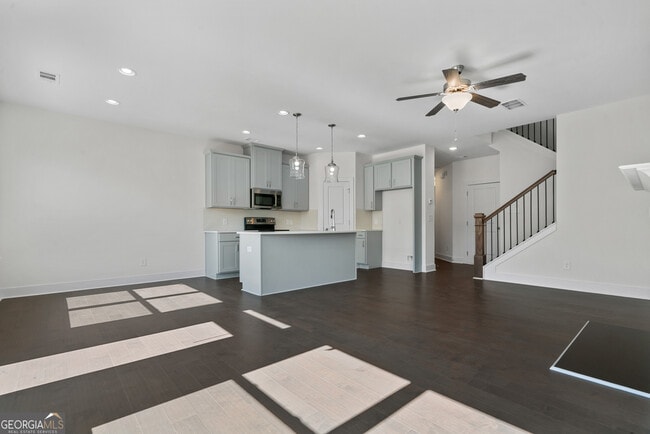 Building Photo - 64 Auburn Wds Dr