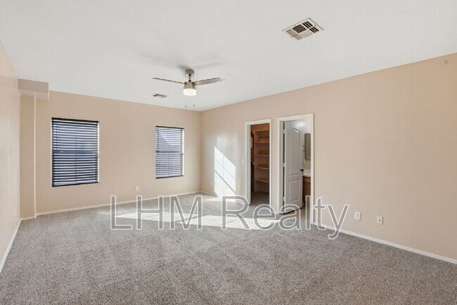 Building Photo - 15818 N 25th St