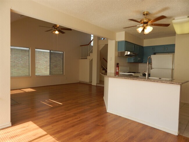 Building Photo - 8623 Beechcrest St