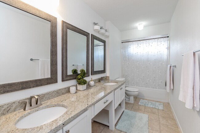 Building Photo - 15826 Jamie Lee Dr