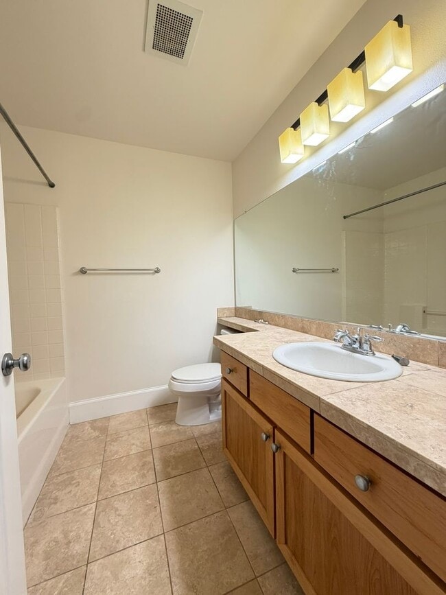 Building Photo - 18425 SW Stepping Stone Dr
