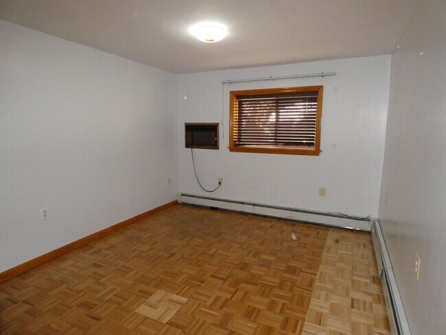 Building Photo - 936 Willow Ave