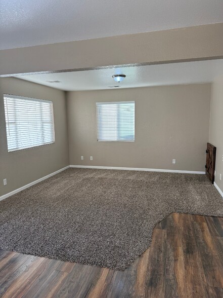 Building Photo - 609 Dinwoody Way