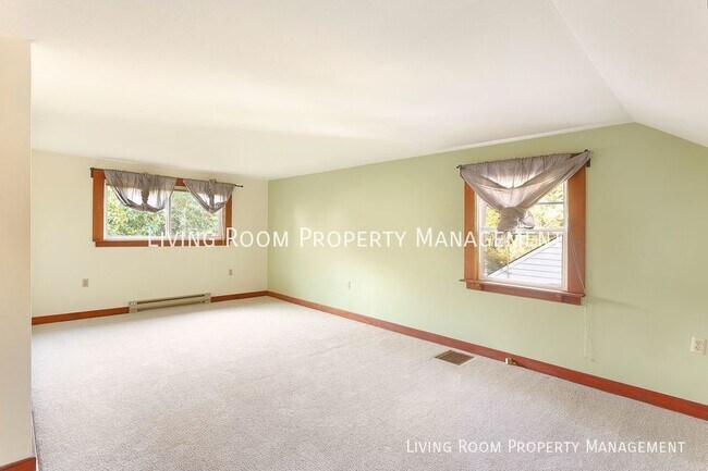 Building Photo - 7061 N. University-