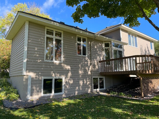 Building Photo - 3501 Highlands Rd