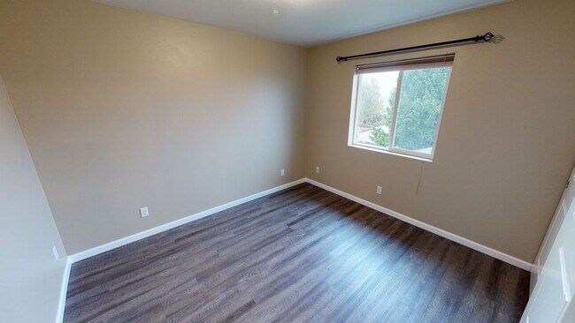 Building Photo - Navy Yard City 3 Bedroom Available for Ren...